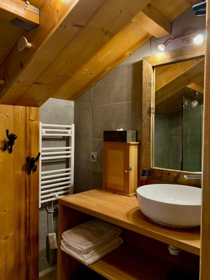 Appartement Avec Jacuzzi Dans Chalet Prive, Grande Terrasse, Parking Gratuit Лез-Уш Экстерьер фото